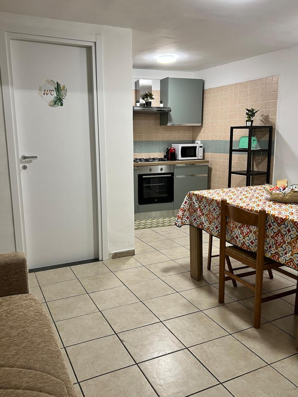 Catania,sicilia,barcaioli Home2 Casa vacanze Aeroporto di Catania Fontana Rossa